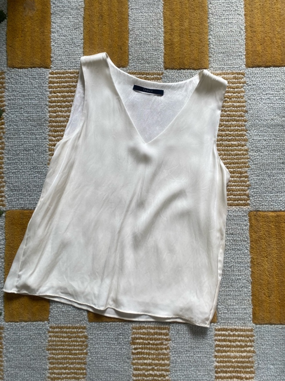 Quince Silk V Neck XS